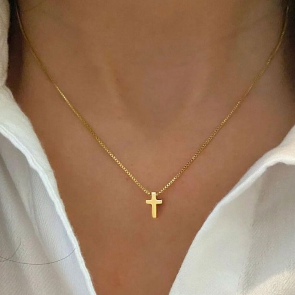 Gold Woman’s Cross Necklace 14K Gold Plated Necklace Dainty Pendants *NEW*